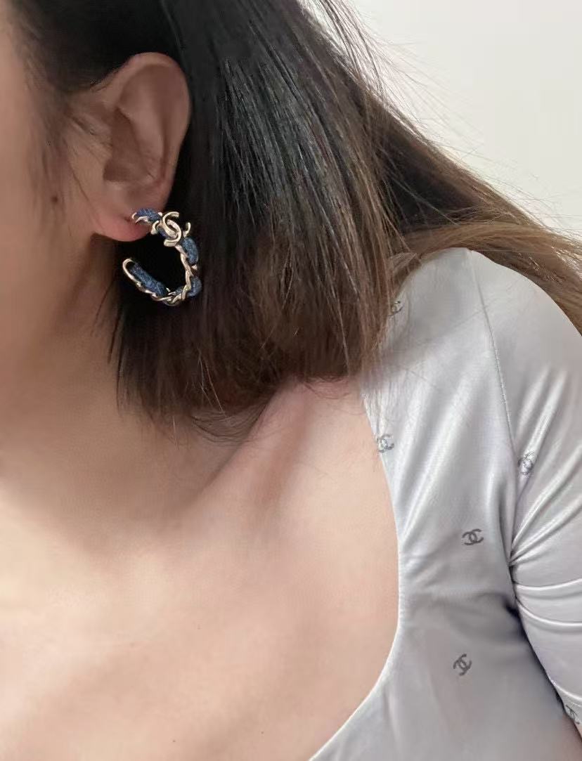 Signature Emblem Crystal-Accent Stud Earrings – Blue Detail side detail
