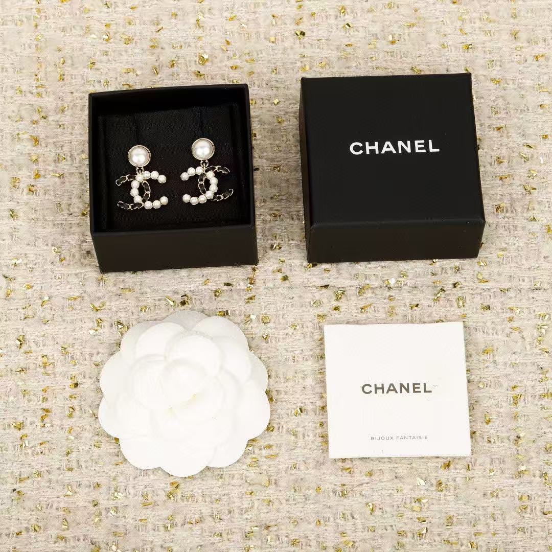 Signature Emblem Crystal-Accent Stud Earrings – Red Detail – Design 005 detail view