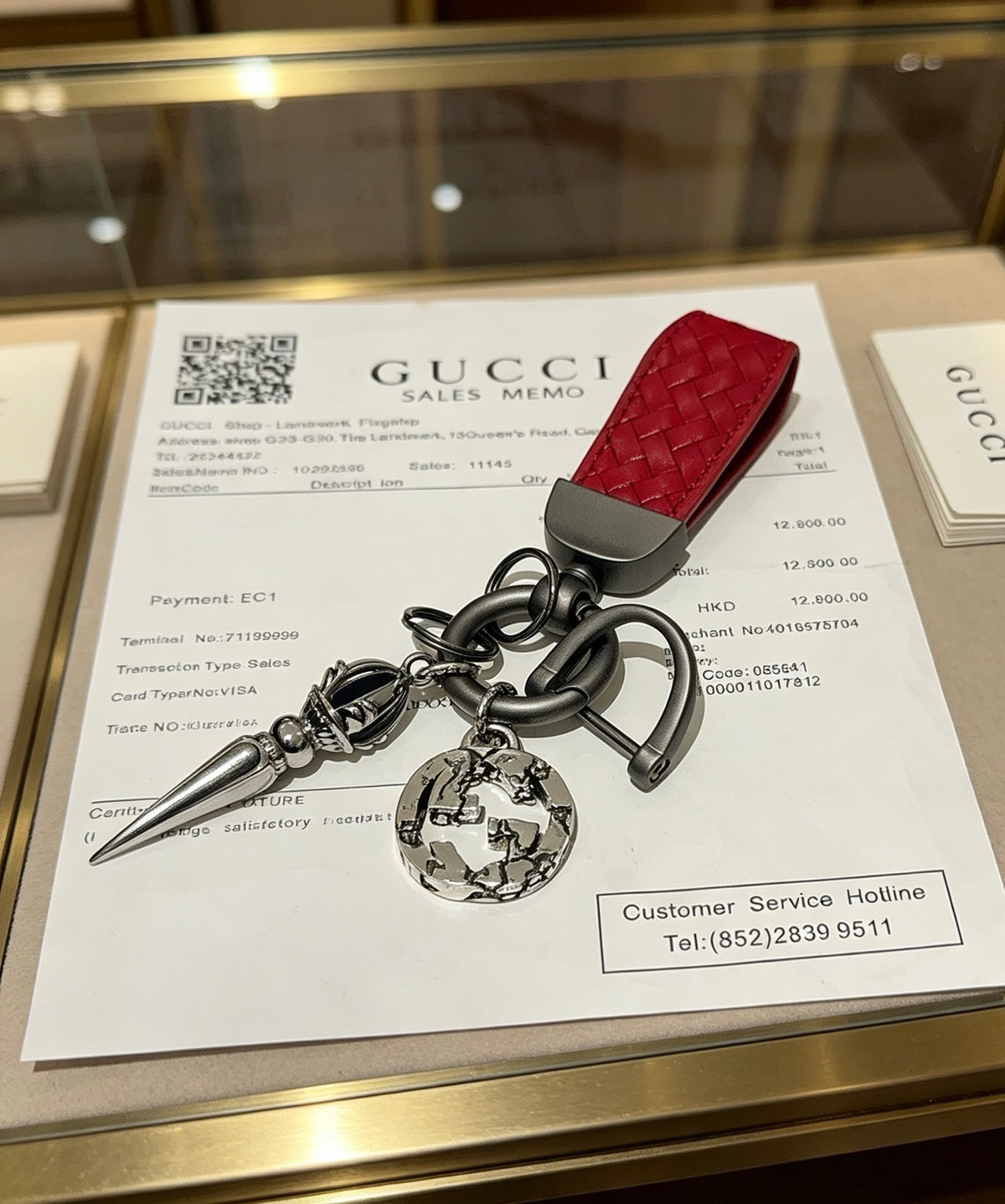 Double-G Emblem Keychain in Polished Metal-Tone – Design 038 side detail