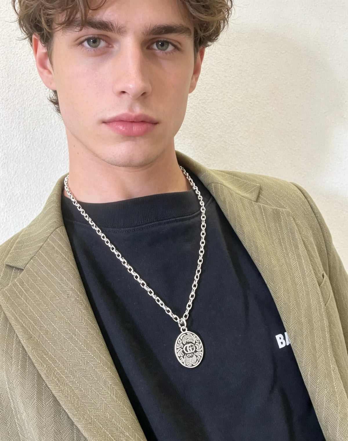 Double-G Emblem Pendant Necklace in Polished Metal-Tone – Design 182 detail view