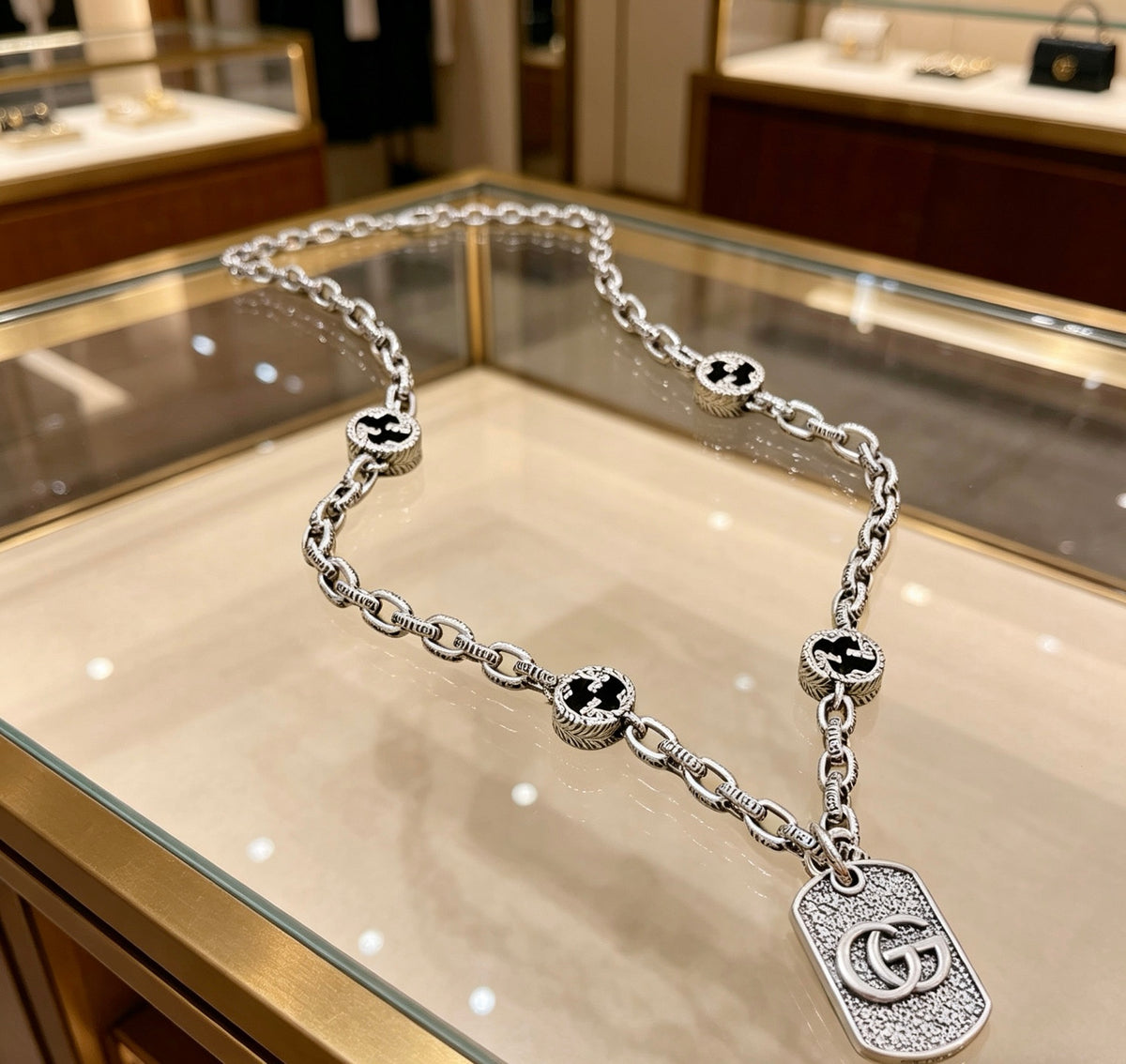 Double-G Emblem Pendant Necklace in Silver-Tone – Vintage Detail – Design 047 front product view