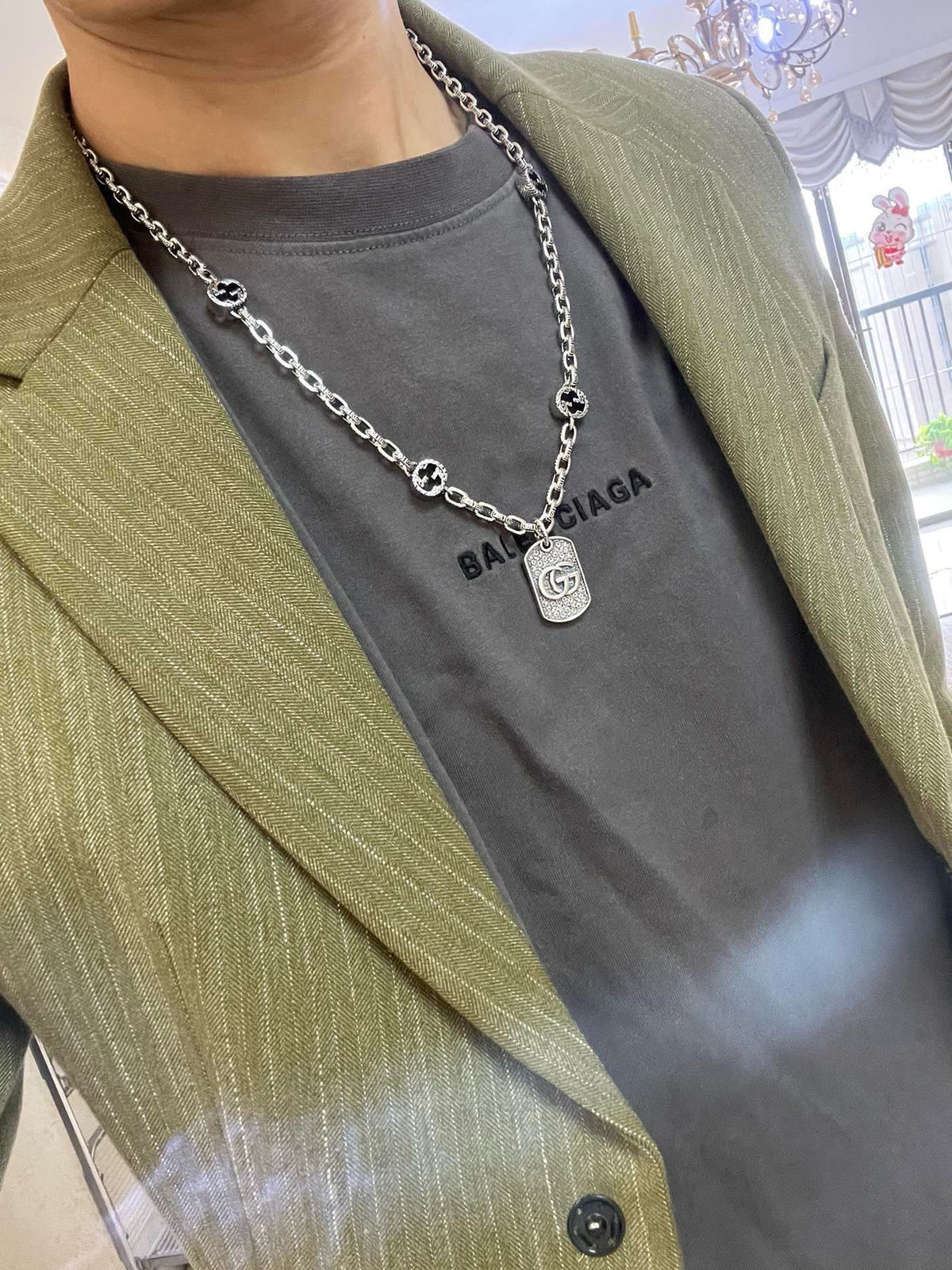 Double-G Emblem Pendant Necklace in Silver-Tone – Vintage Detail – Design 047 main product view