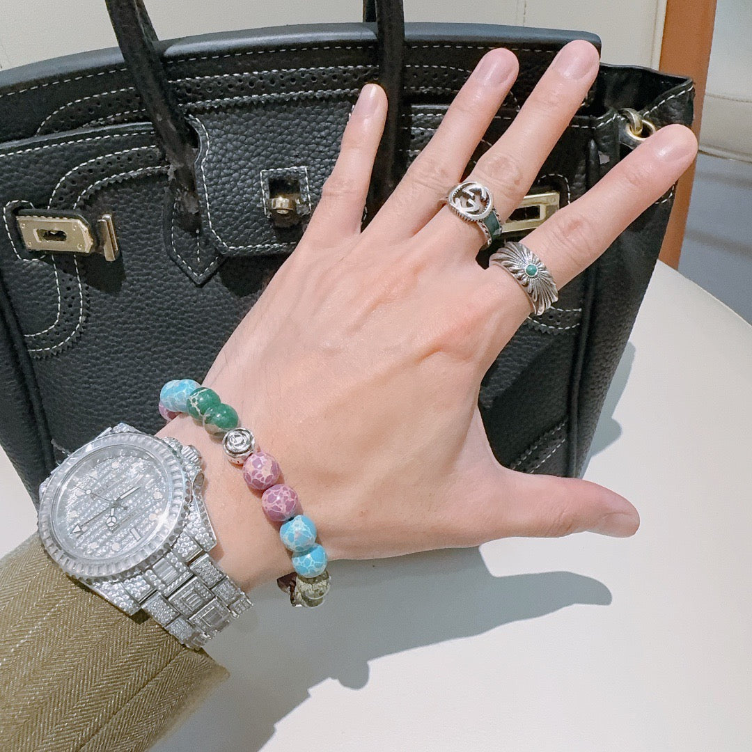 Double-G Emblem Beaded Bracelet in Polished Metal-Tone – Agate Detail – Design 008 detail view