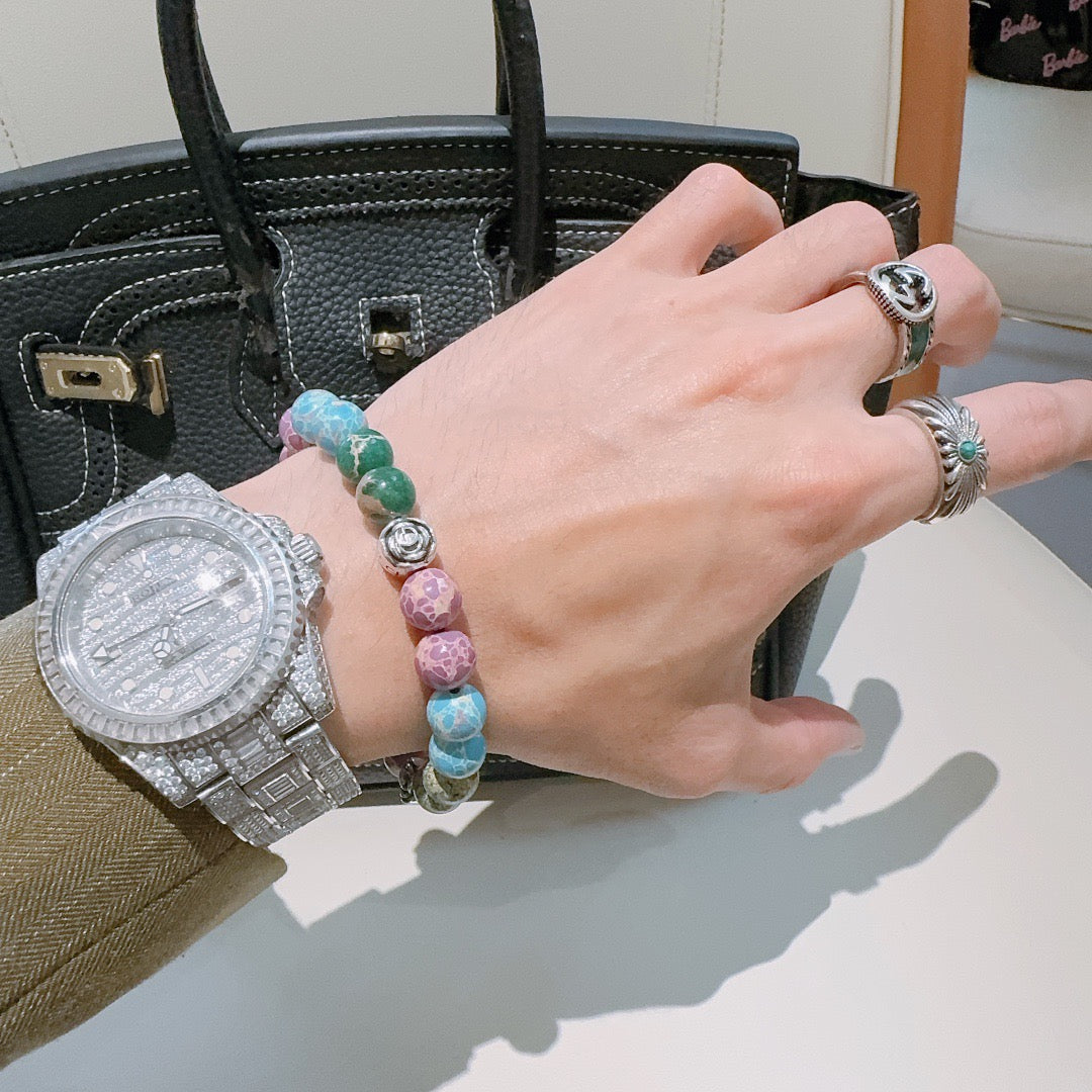 Double-G Emblem Beaded Bracelet in Polished Metal-Tone – Agate Detail – Design 008 side detail