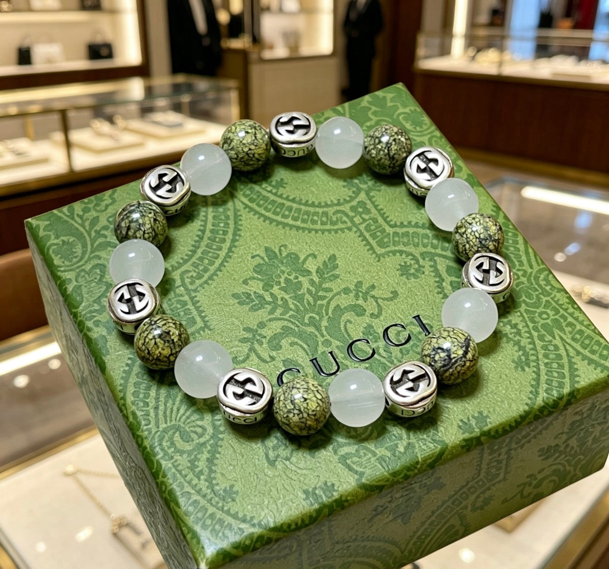 Double-G Emblem Beaded Bracelet in Polished Metal-Tone – Agate Detail – Design 007 detail view