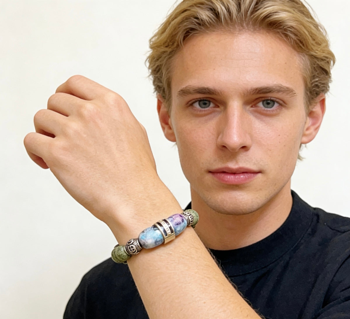 Double-G Emblem Beaded Bracelet in Polished Metal-Tone – Crystal Detail – Design 015 front product view