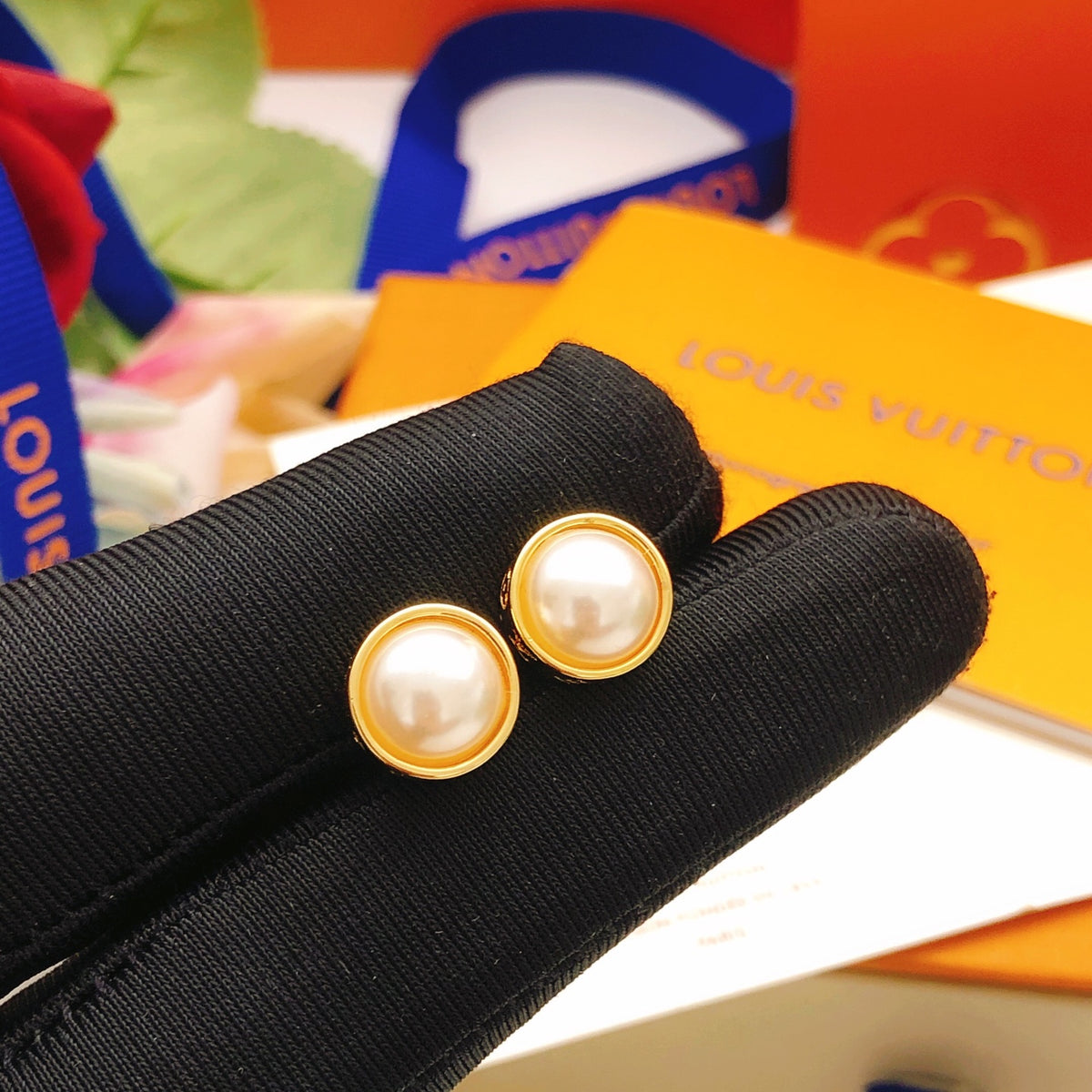 Round Stud Earrings in Gold-Tone – Pearl Detail side detail
