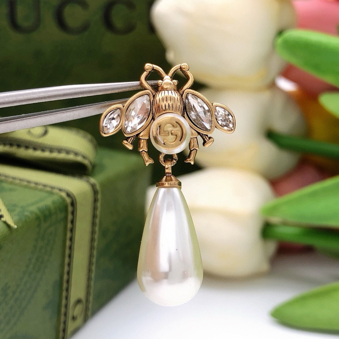 Bee Stud Earrings in Polished Metal-Tone – Bee Detail – Design 003 side detail