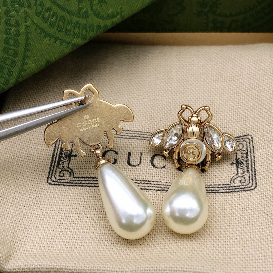 Bee Stud Earrings in Polished Metal-Tone – Bee Detail – Design 003 detail view