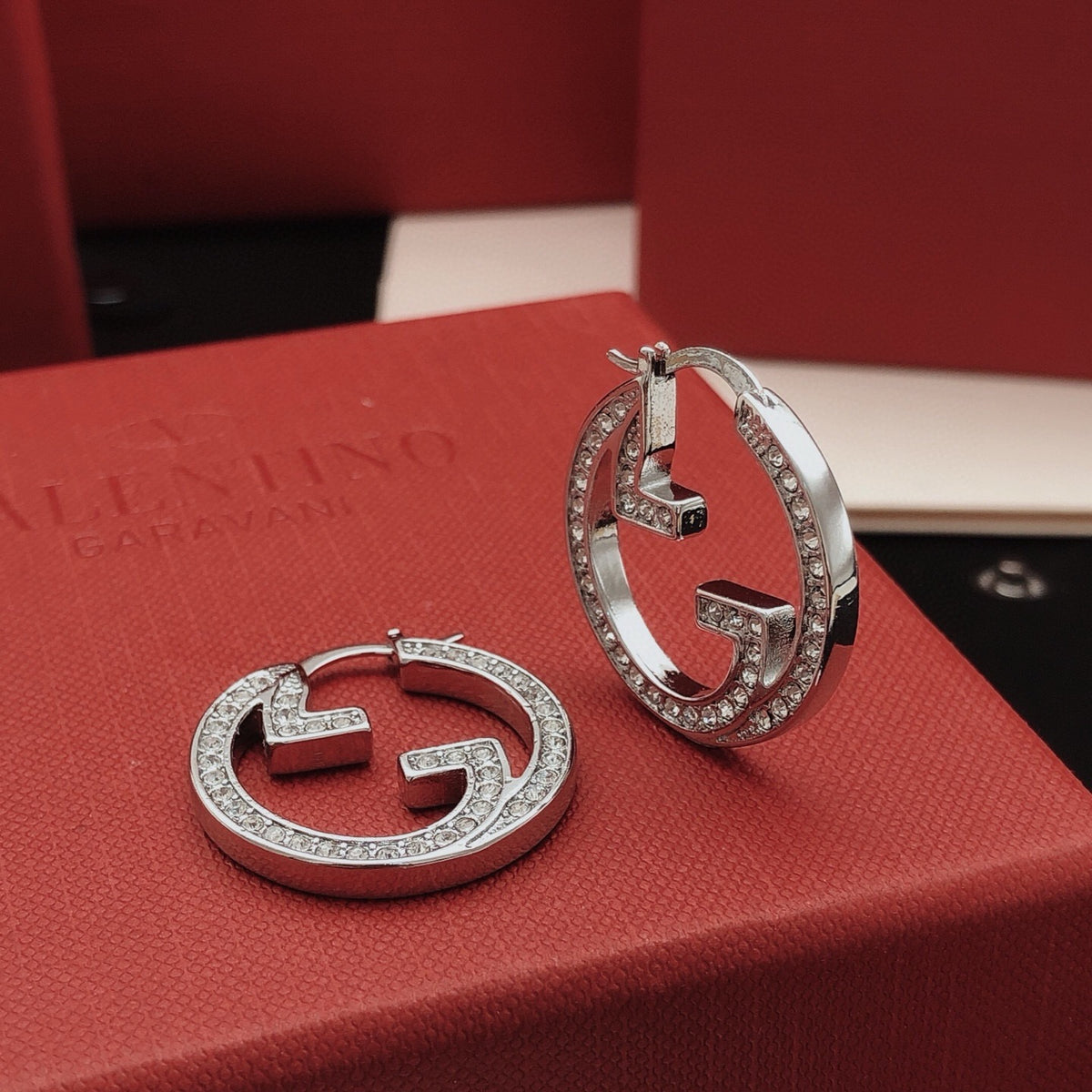 Geometric Emblem Jewelry Accessory in Silver-Tone – Design 002 close-up detail