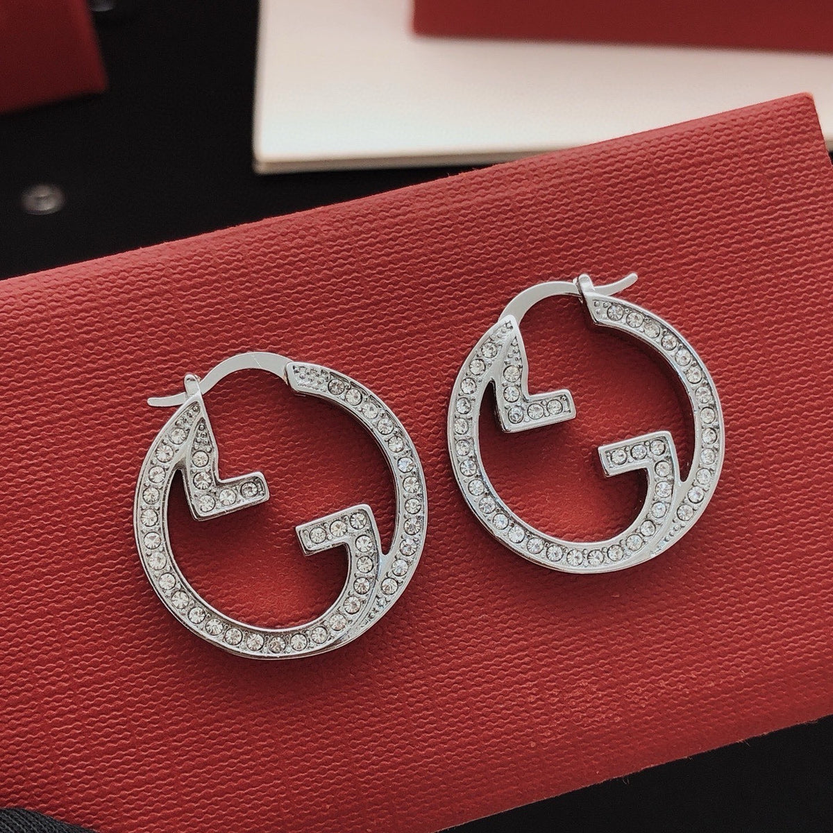 Geometric Emblem Jewelry Accessory in Silver-Tone – Design 002 side detail