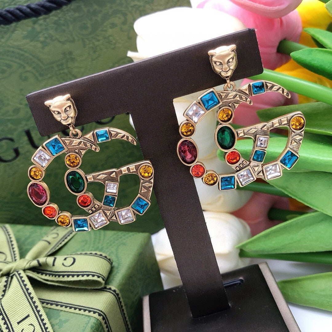 Double-G Emblem Stud Earrings in Polished Metal-Tone – Vintage Detail – Design 012 styled product view