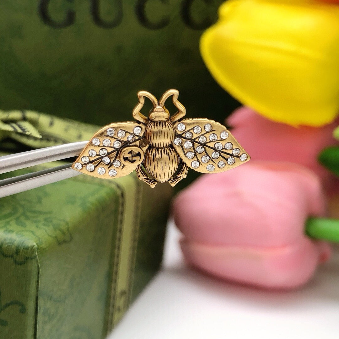 Bee Stud Earrings in Polished Metal-Tone – Bee Detail detail view