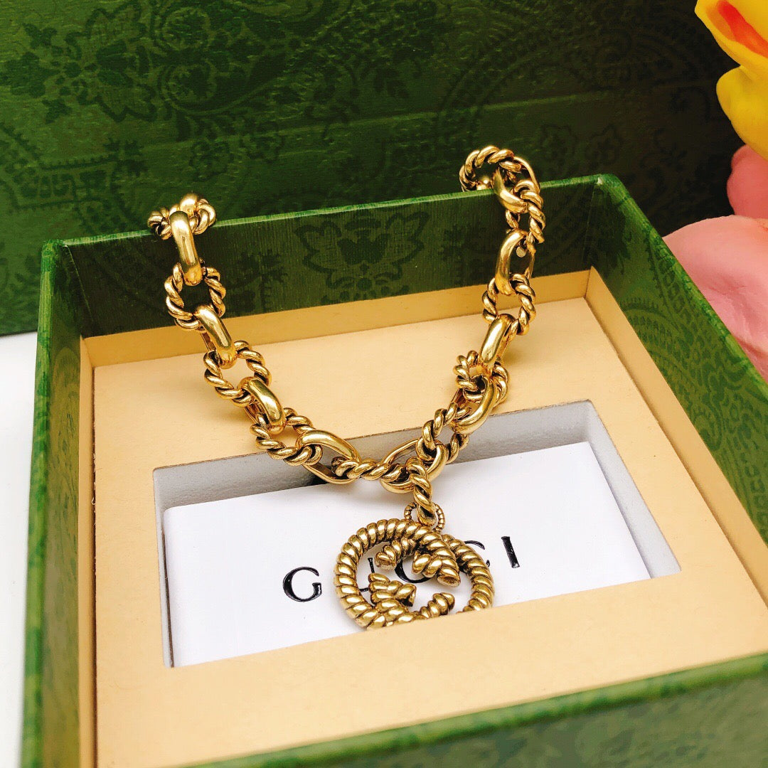 Floral Bracelet in Polished Metal-Tone – Design 001 detail view