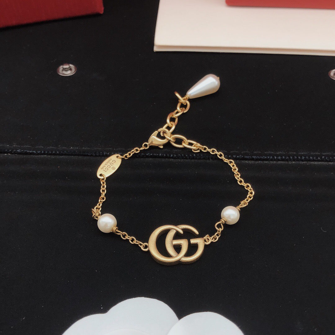 Geometric Emblem Bracelet in Gold-Tone – Design 001 close-up detail