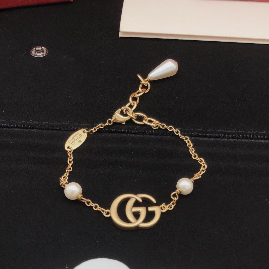 Geometric Emblem Bracelet in Gold-Tone – Design 001 side detail