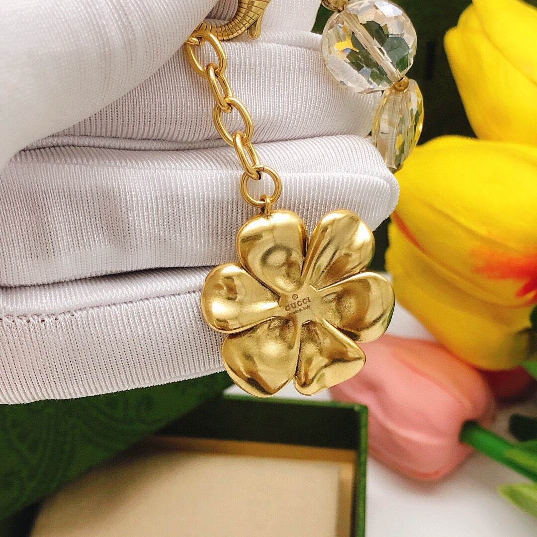 Double-G Emblem Bracelet in Polished Metal-Tone – Vintage Detail front product view