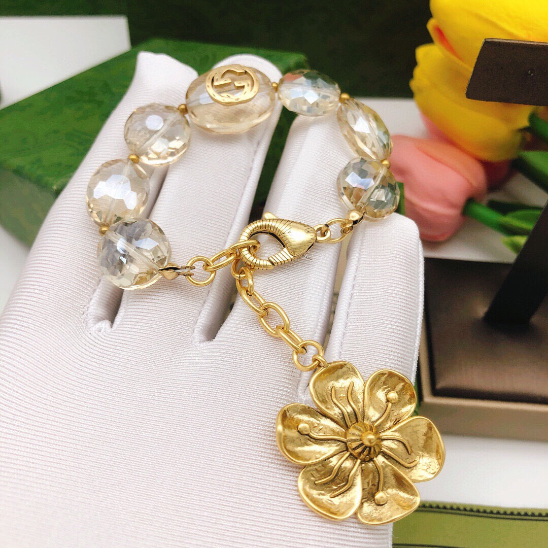 Double-G Emblem Bracelet in Polished Metal-Tone – Vintage Detail main product view