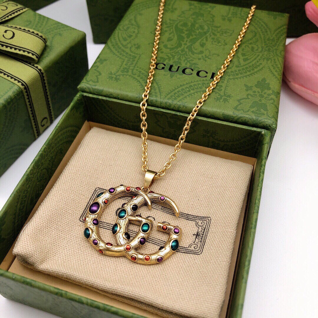 Double-G Emblem Pendant Necklace in Polished Metal-Tone – Vintage Detail – Design 008 detail view