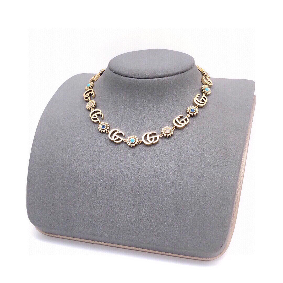 Floral Pendant Necklace in Polished Metal-Tone – Design 001 side detail