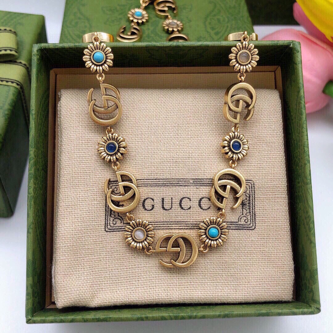 Floral Pendant Necklace in Polished Metal-Tone – Design 001 detail view