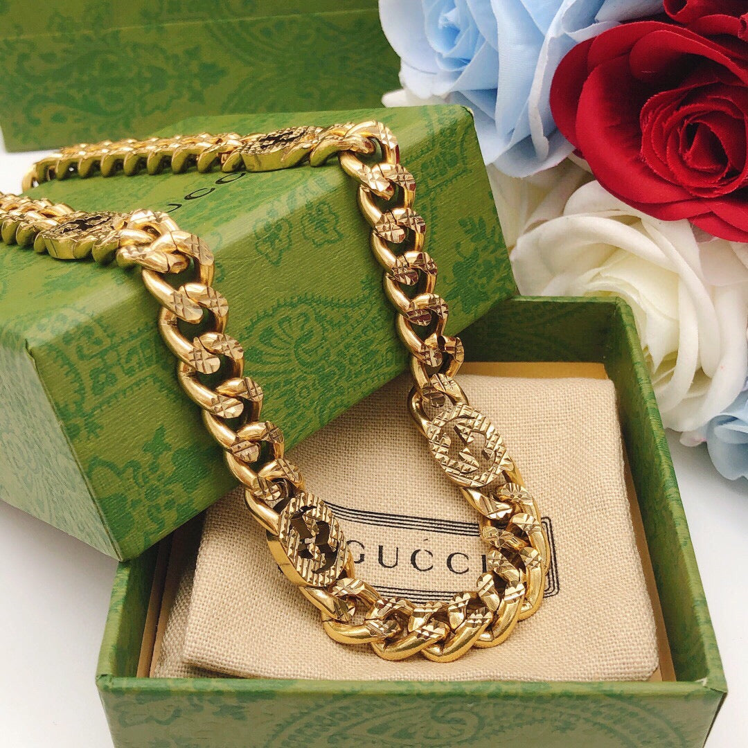 Geometric Emblem Bracelet in Silver-Tone – Design 001 detail view