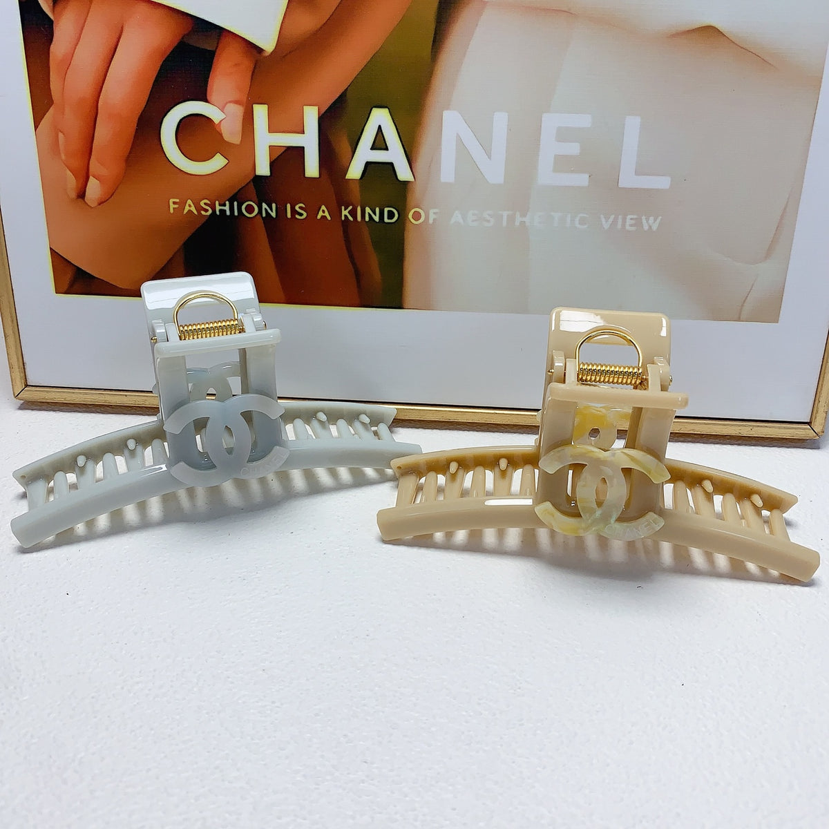 Signature Emblem Hair Clip – Design 008 main product view