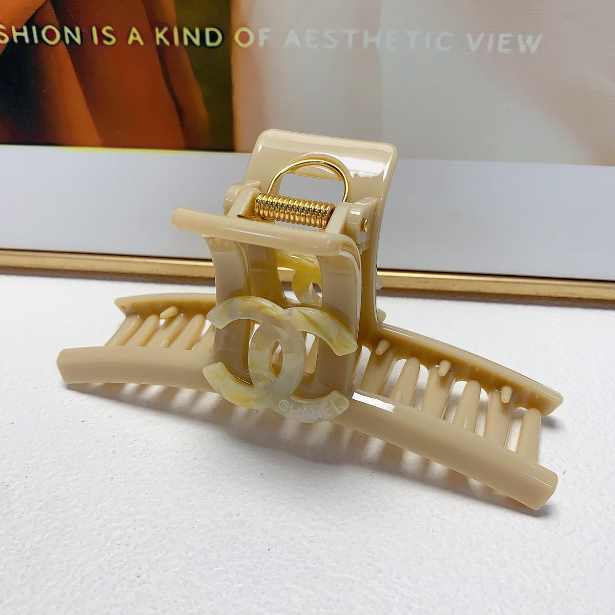 Signature Emblem Hair Clip – Design 008 close-up detail