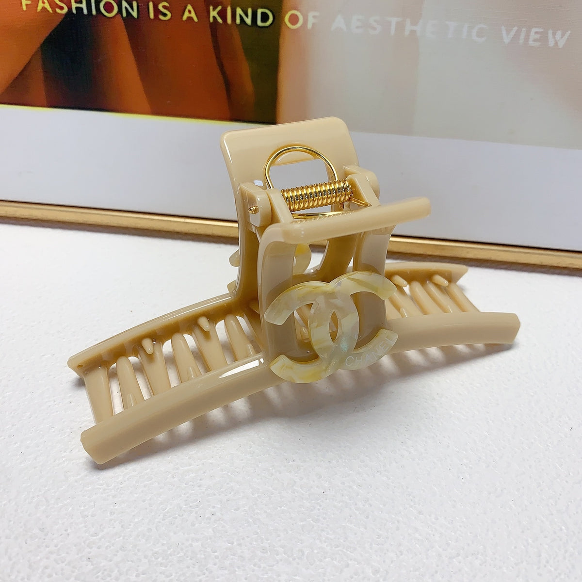 Signature Emblem Hair Clip – Design 008 detail view