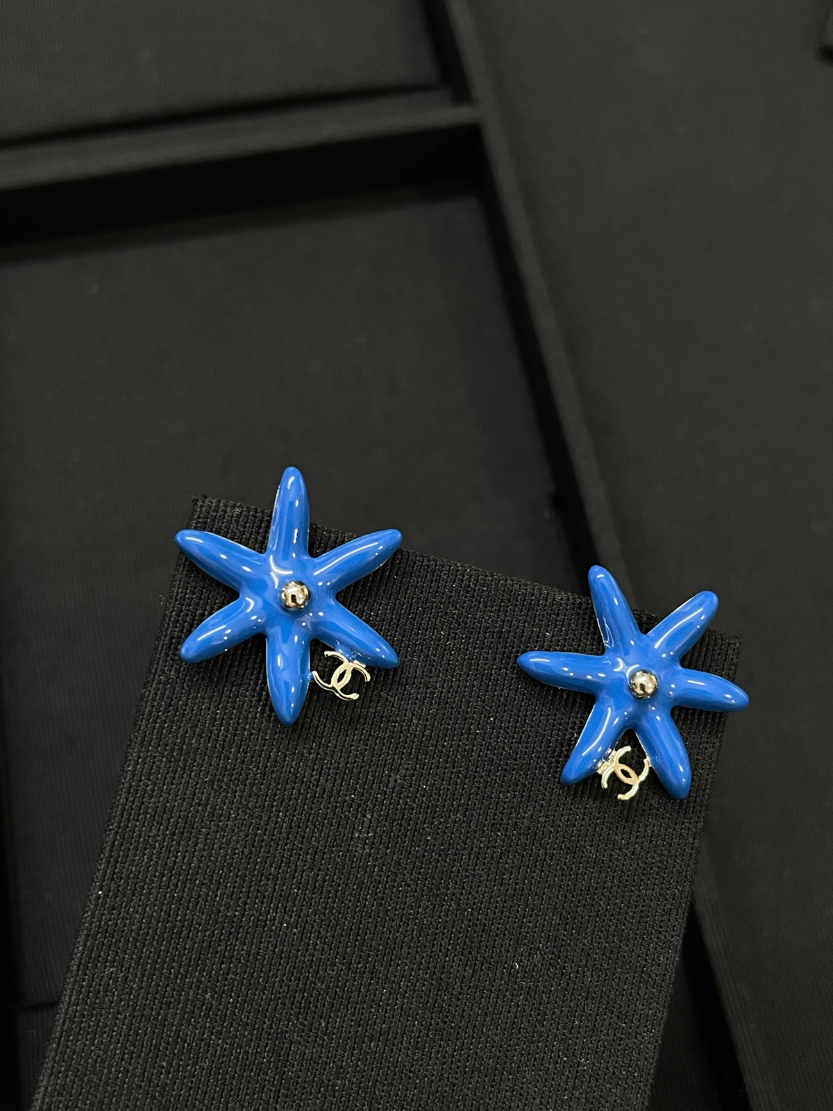Floral Stud Earrings in Polished Metal-Tone – Blue Detail front product view