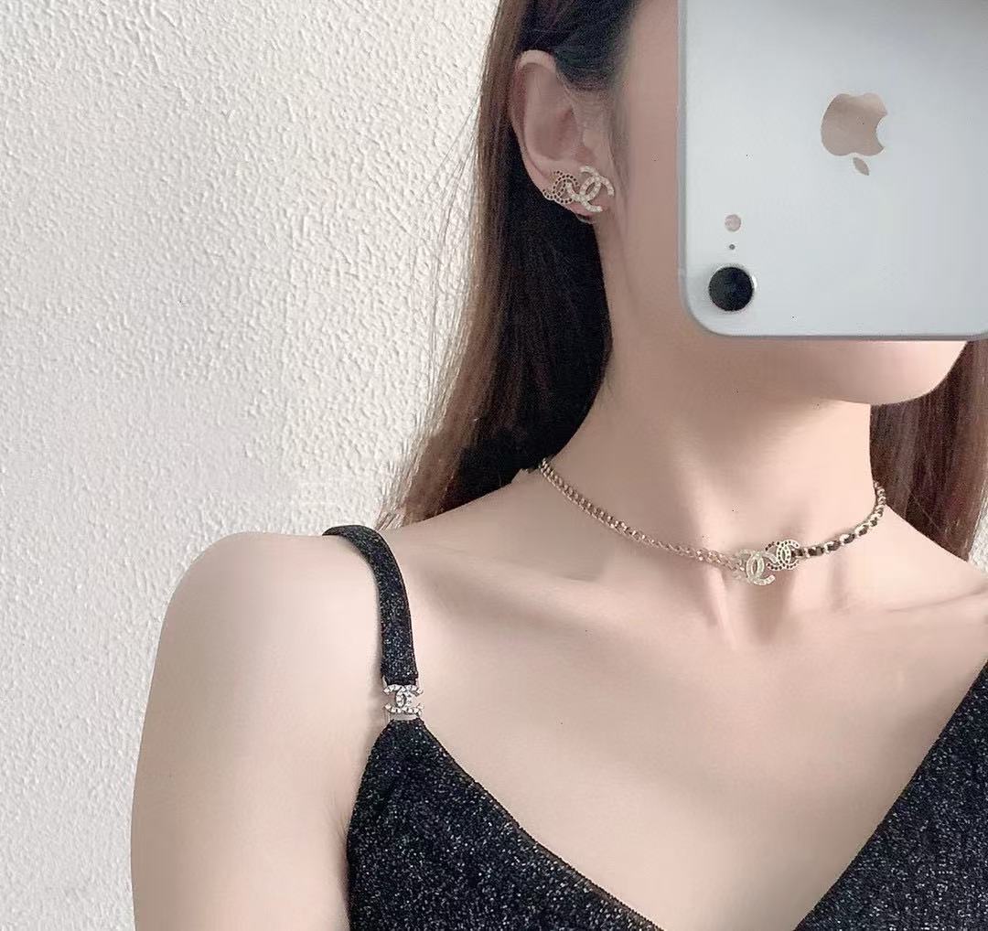 Signature Emblem Pendant Necklace in Gold-Tone – Black Detail – Design 015 detail view
