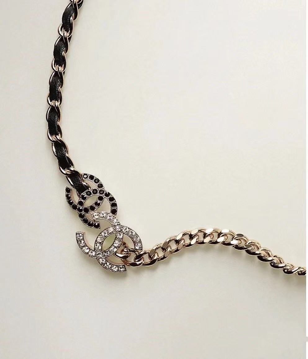Signature Emblem Pendant Necklace in Gold-Tone – Black Detail – Design 015 close-up detail