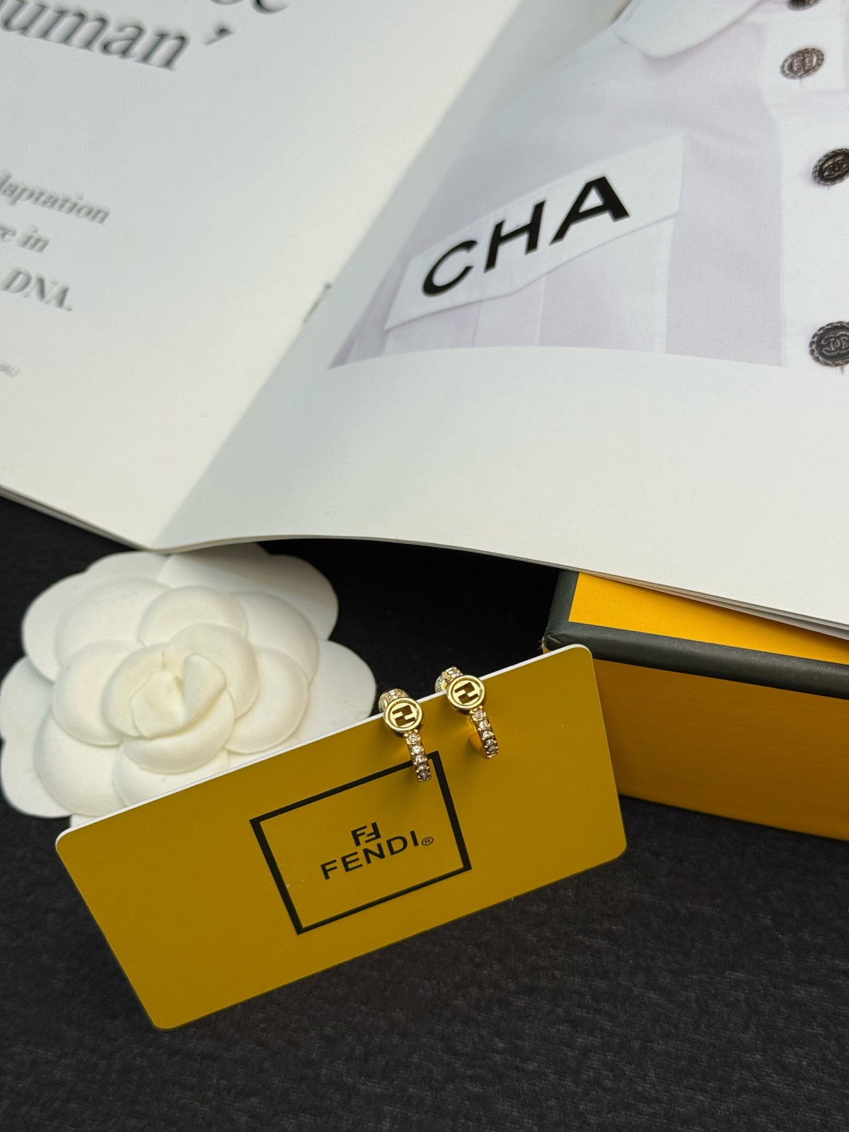 Double-G Emblem Statement Earrings in Gold-Tone – Vintage Detail main product view