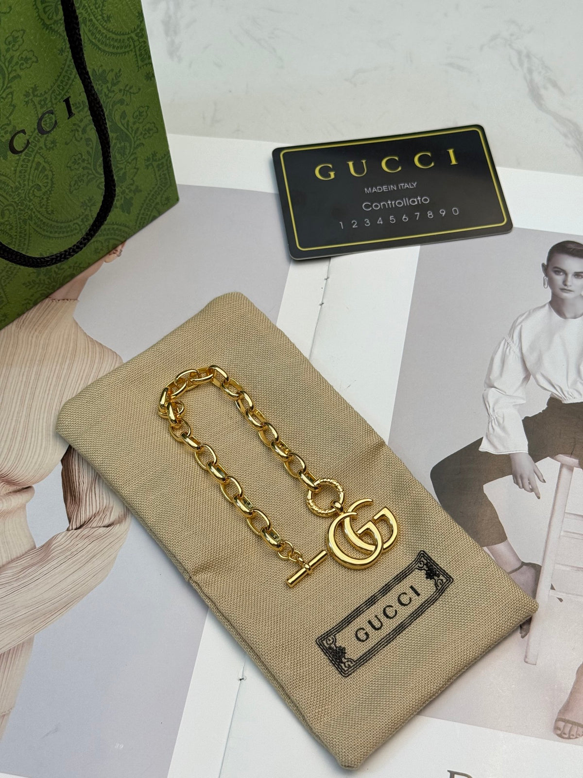 Double-G Emblem Bracelet in Polished Metal-Tone – Vintage Detail – Design 009 close-up detail