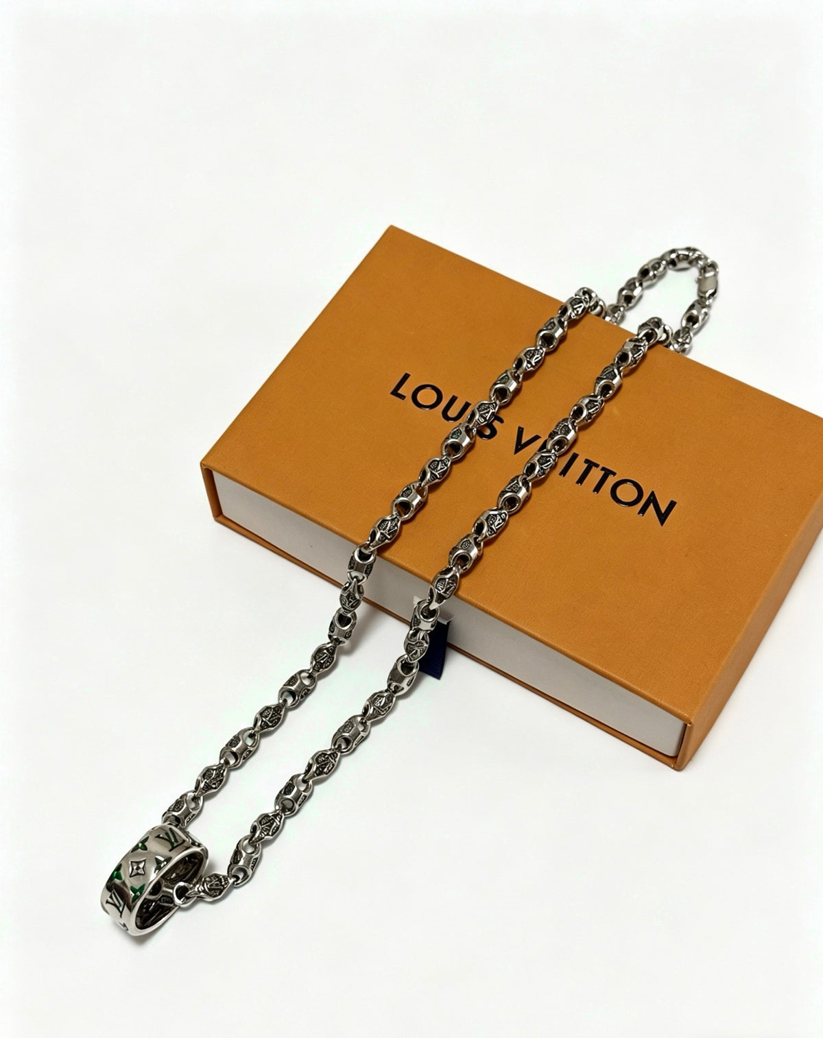 Chain Pendant Necklace in Silver-Tone – Design 032 front product view