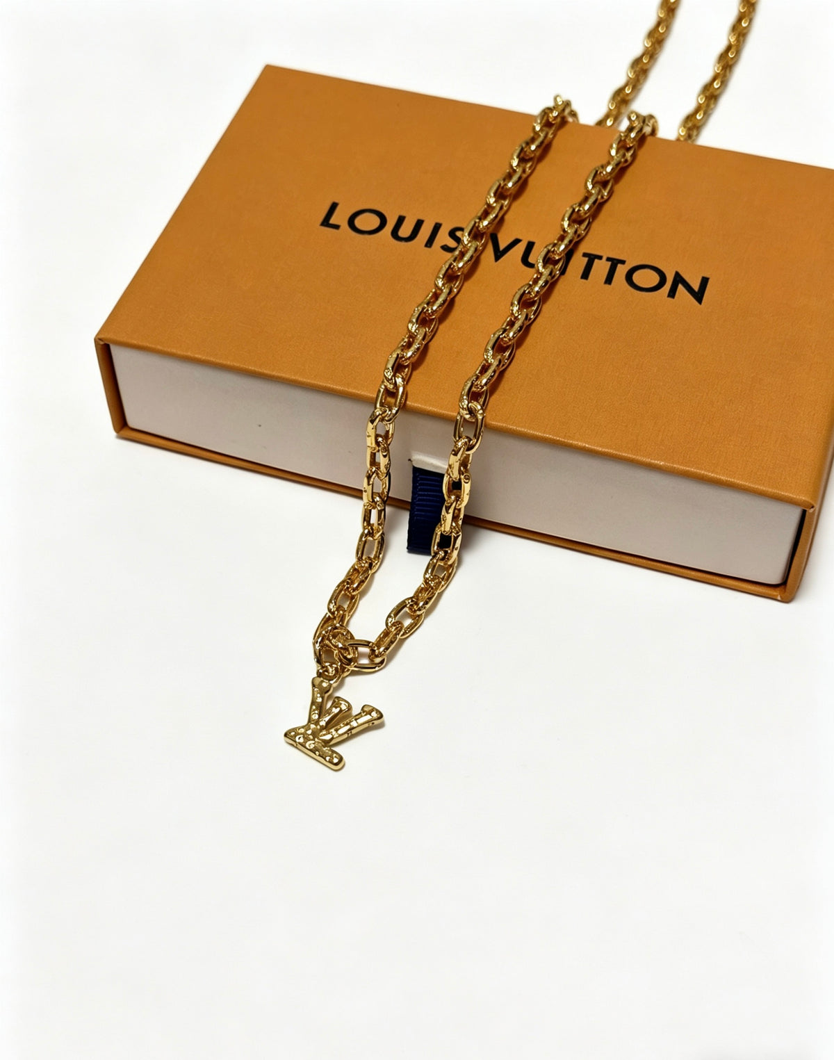 Chain Pendant Necklace in Silver-Tone – Design 031 front product view
