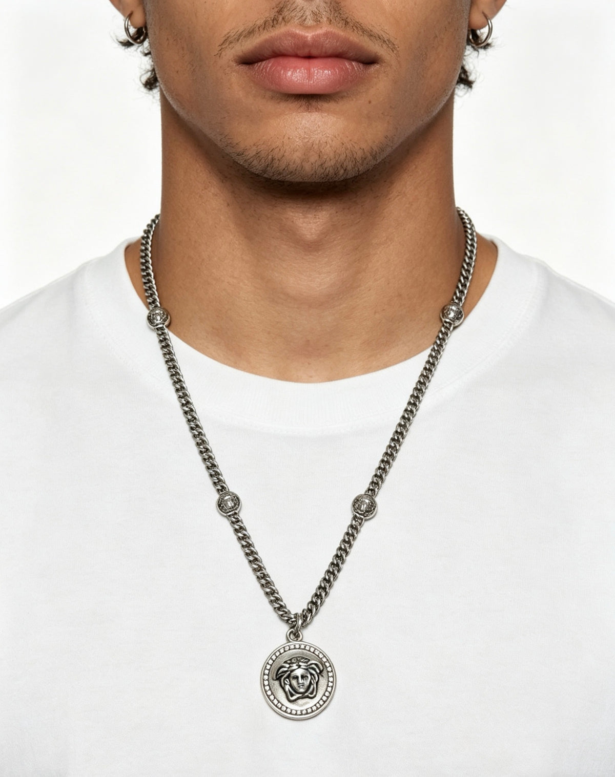 Medusa Head Pendant Necklace in Antique Silver-Tone – 60 cm – Design 07 detail view