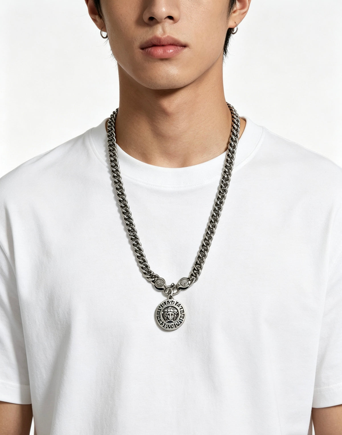 Medusa Head Pendant Necklace in Antique Silver-Tone – 55 cm – Design 02 side detail