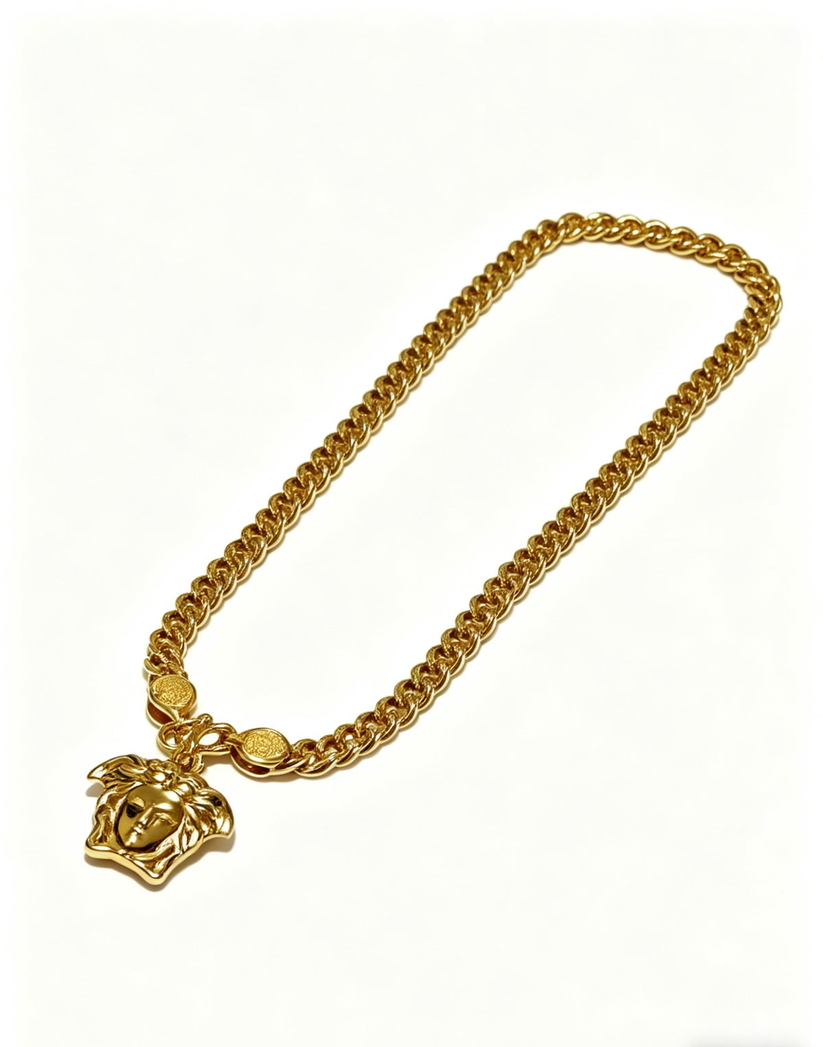Medusa Head Pendant Necklace in Antique Silver-Tone – 55 cm – Design 03 detail view