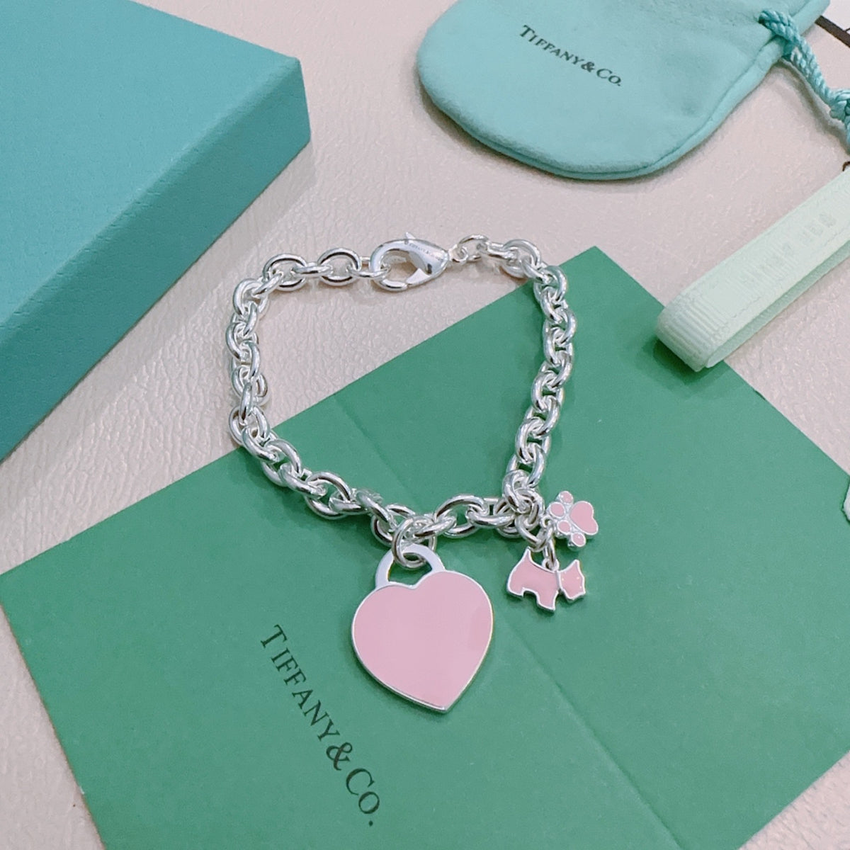 Signature Motif Bracelet in Silver-Tone – Vintage Detail – Design 70 main product view