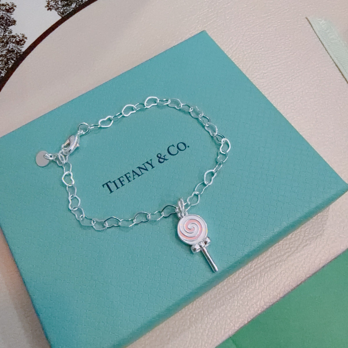 Signature Motif Bracelet in Silver-Tone – Vintage Detail – Design 66 side detail