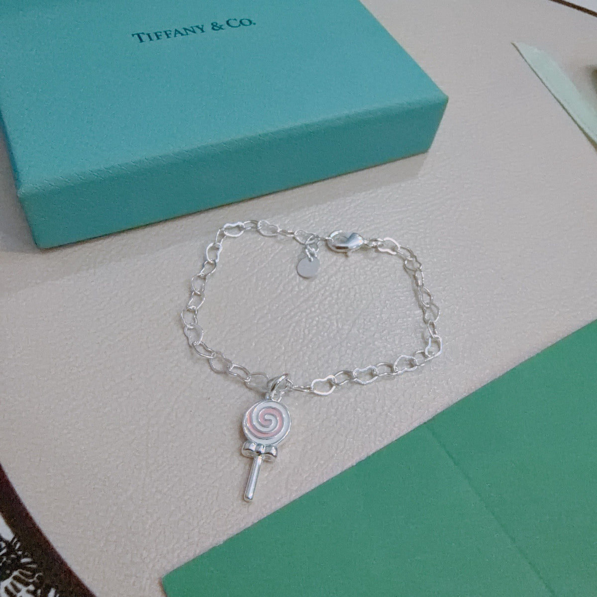 Signature Motif Bracelet in Silver-Tone – Vintage Detail – Design 66 detail view