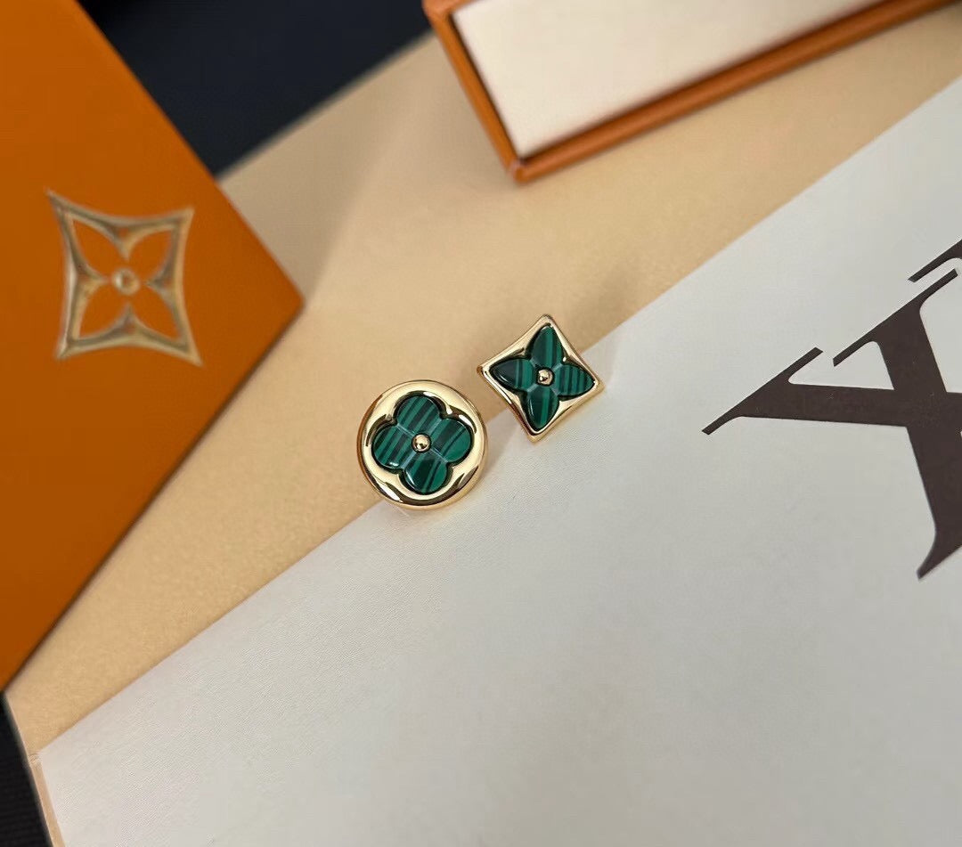 Clover Stud Earrings in Polished Metal-Tone – Clover Detail – Design 005 front product view