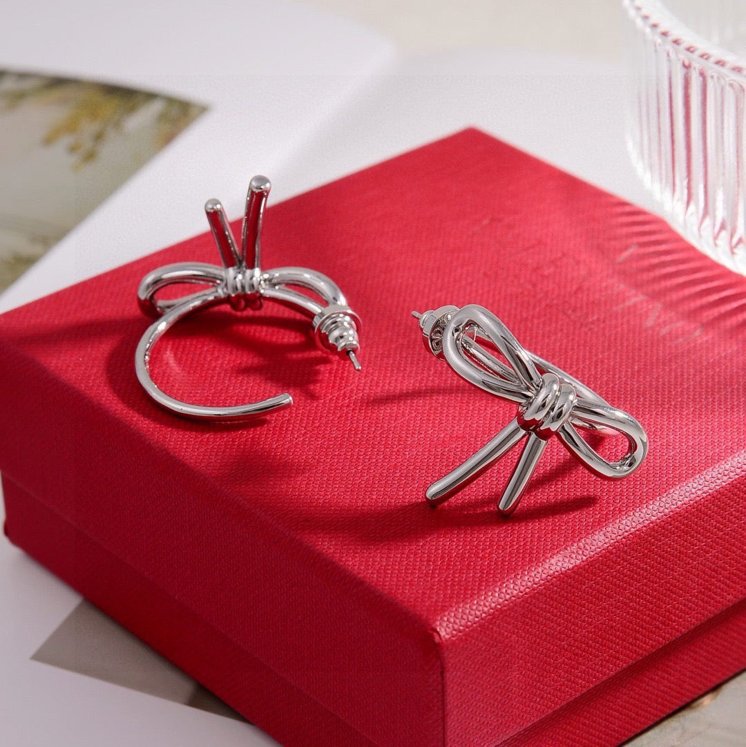 Bow Stud Earrings in Polished Metal-Tone – Design 02 side detail