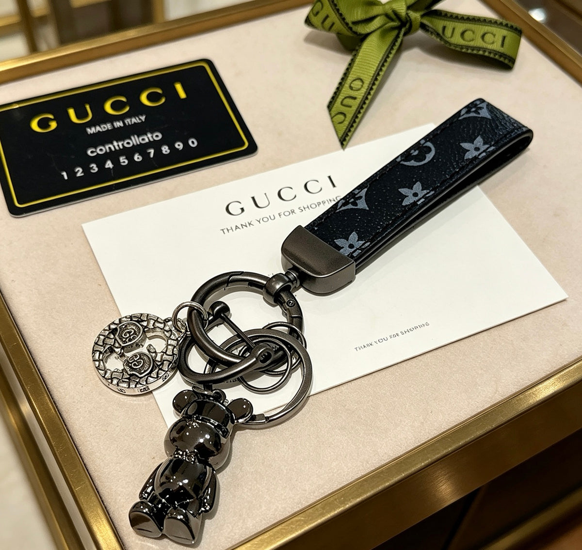 Double-G Emblem Keychain in Polished Metal-Tone – Design 051 main product view