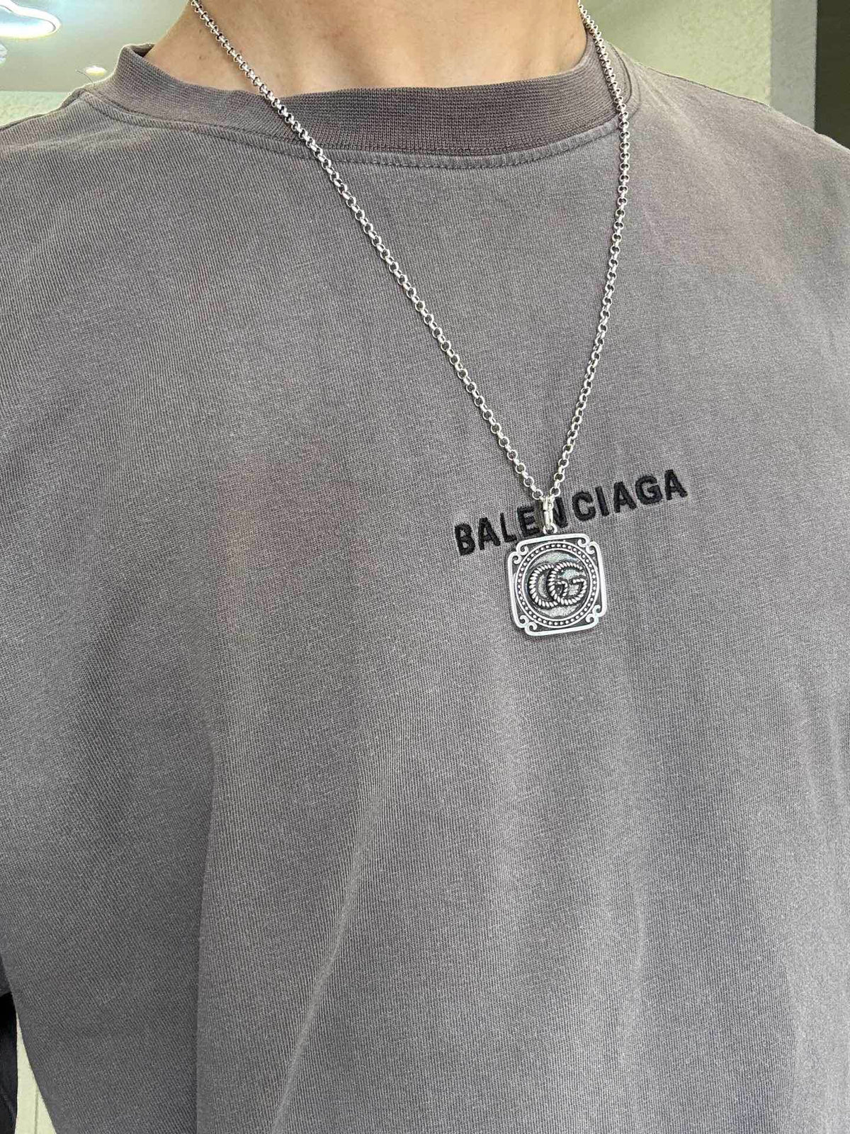 Double-G Emblem Pendant Necklace in Silver-Tone – Vintage Detail – Design 009 detail view