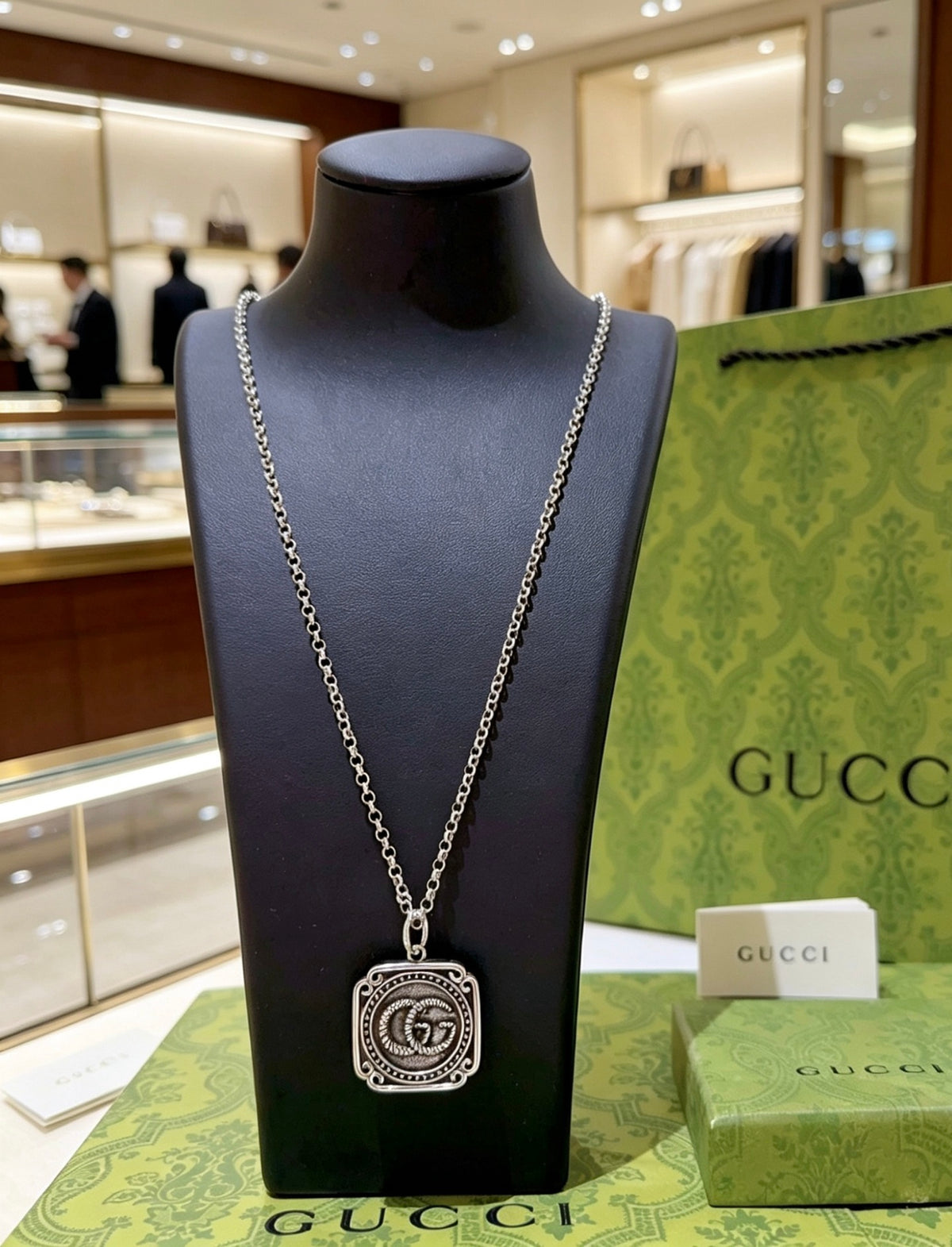 Double-G Emblem Pendant Necklace in Silver-Tone – Vintage Detail – Design 009 main product view