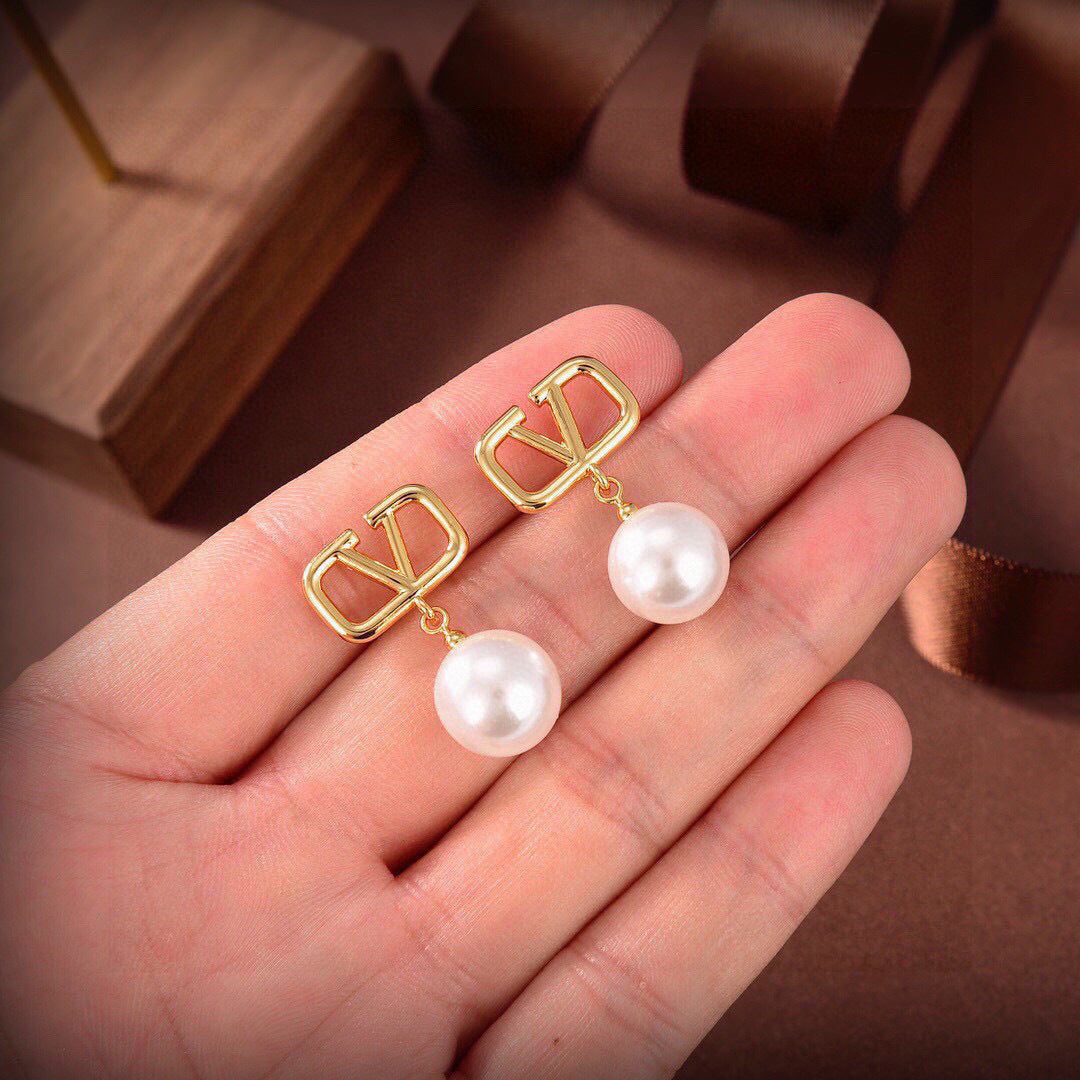 Signature Emblem Stud Earrings in Gold-Tone – Design 20 styled detail