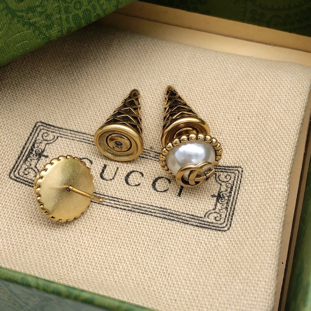 Double-G Emblem Stud Earrings in Polished Metal-Tone – Vintage Detail – Design 007 front product view