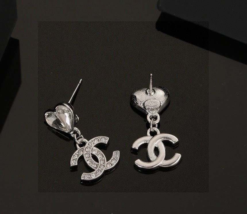 Double-C Emblem Stud Earrings in Polished Metal-Tone – Design 176 main product view
